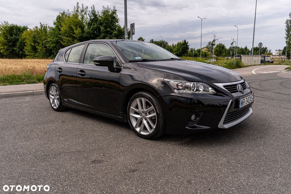 Lexus CT - 7