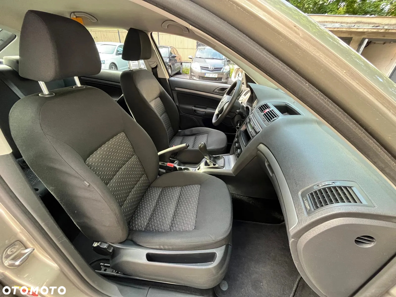 Skoda Octavia 1.6 Ambiente - 8