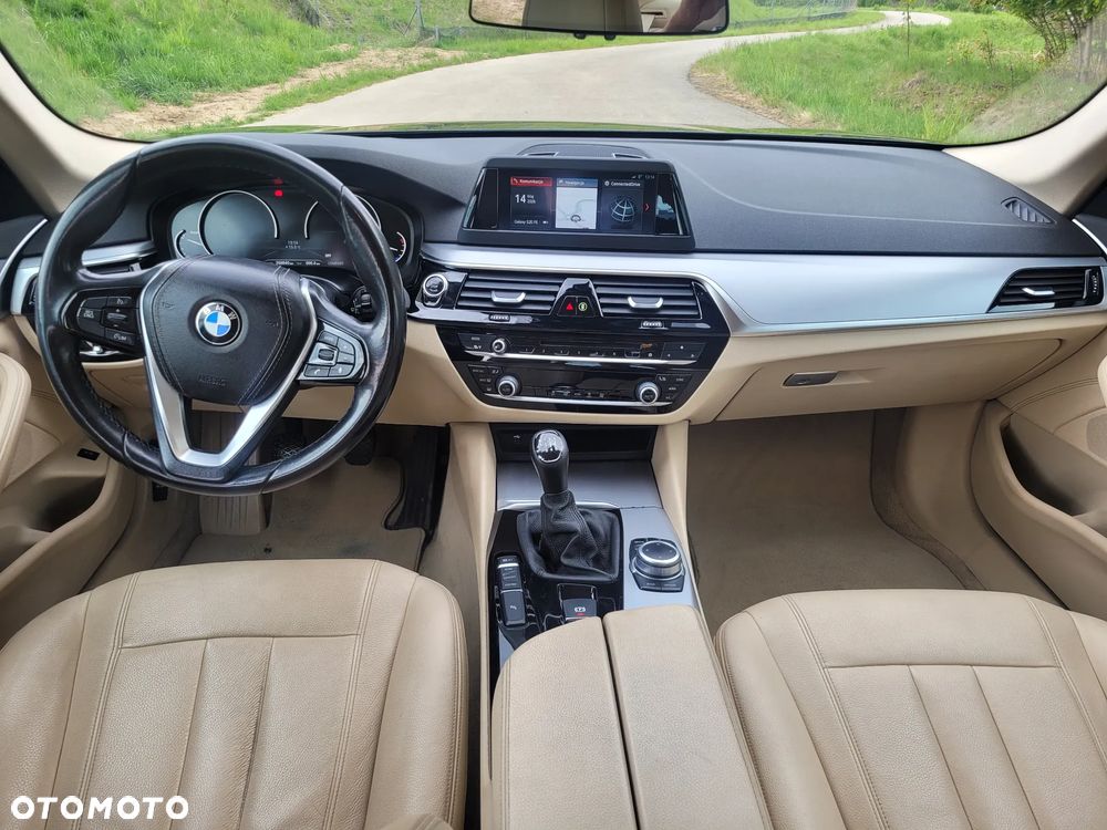 BMW Seria 5 520d Sport Line - 8