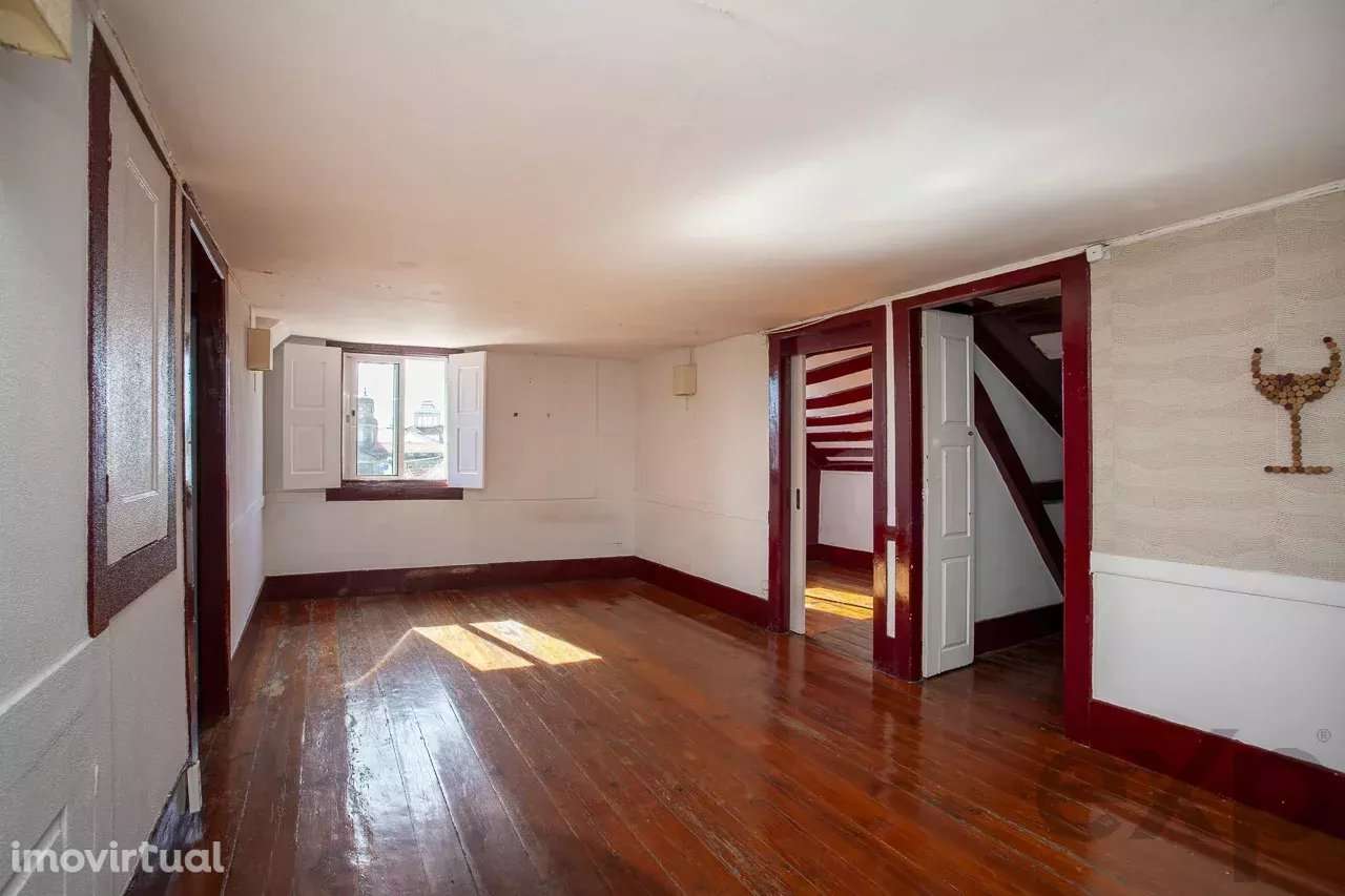 Escritório Versátil com Potencial de Conversão no Centro Histórico - Grande imagem: 2/11