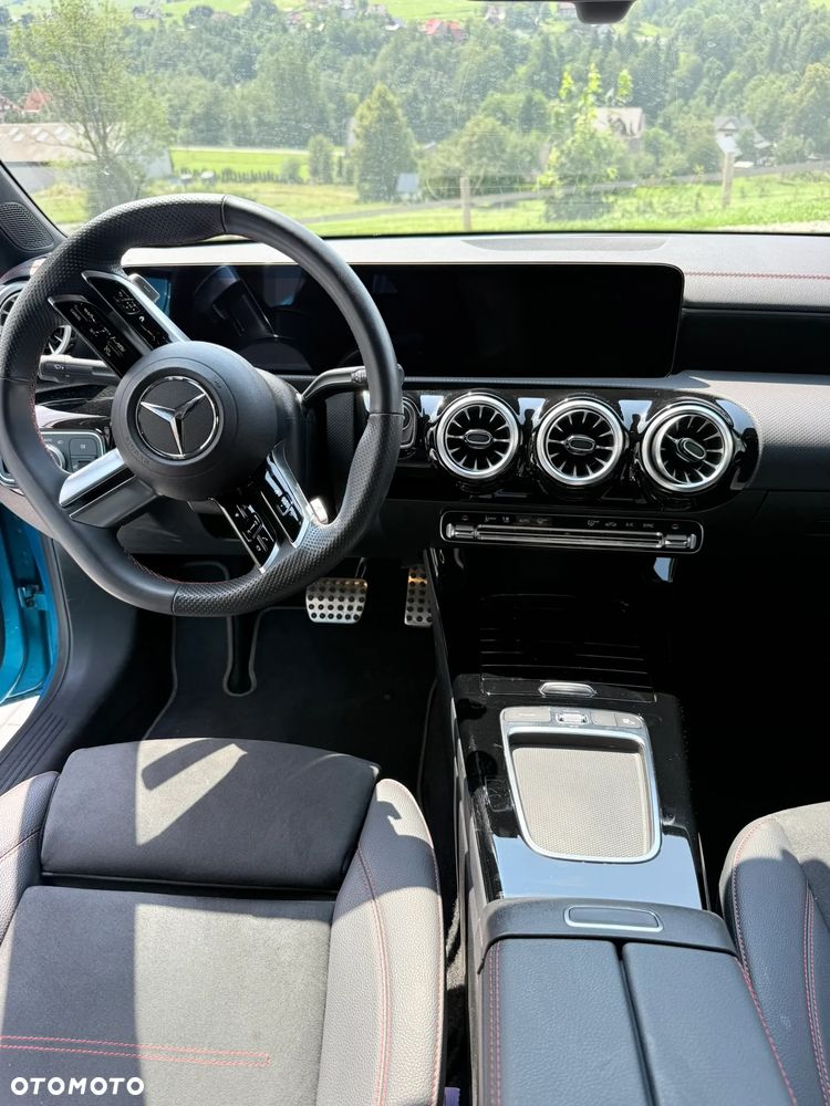 Mercedes-Benz CLA 250 mHEV 4-Matic AMG Line 8G-DCT - 12