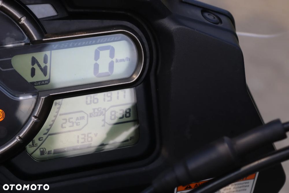 Suzuki V-STROM - 12