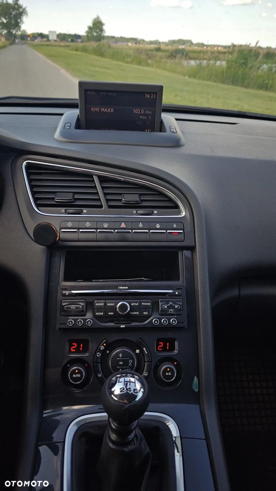 Peugeot 5008 HDI FAP 150 Premium - 22