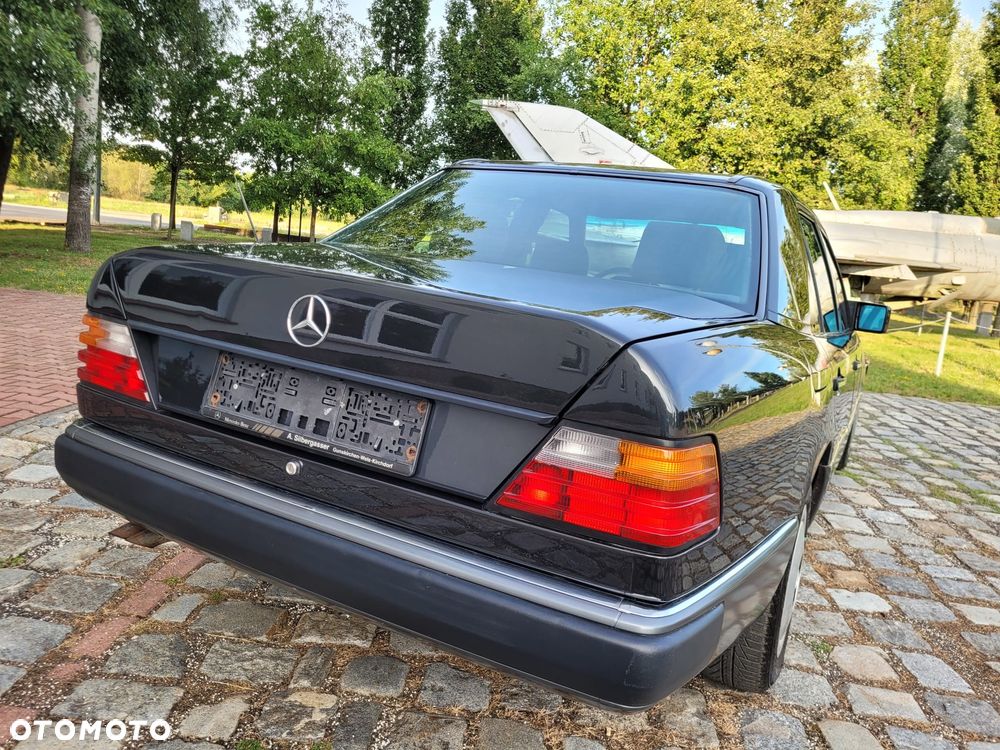 Mercedes-Benz 280 - 16