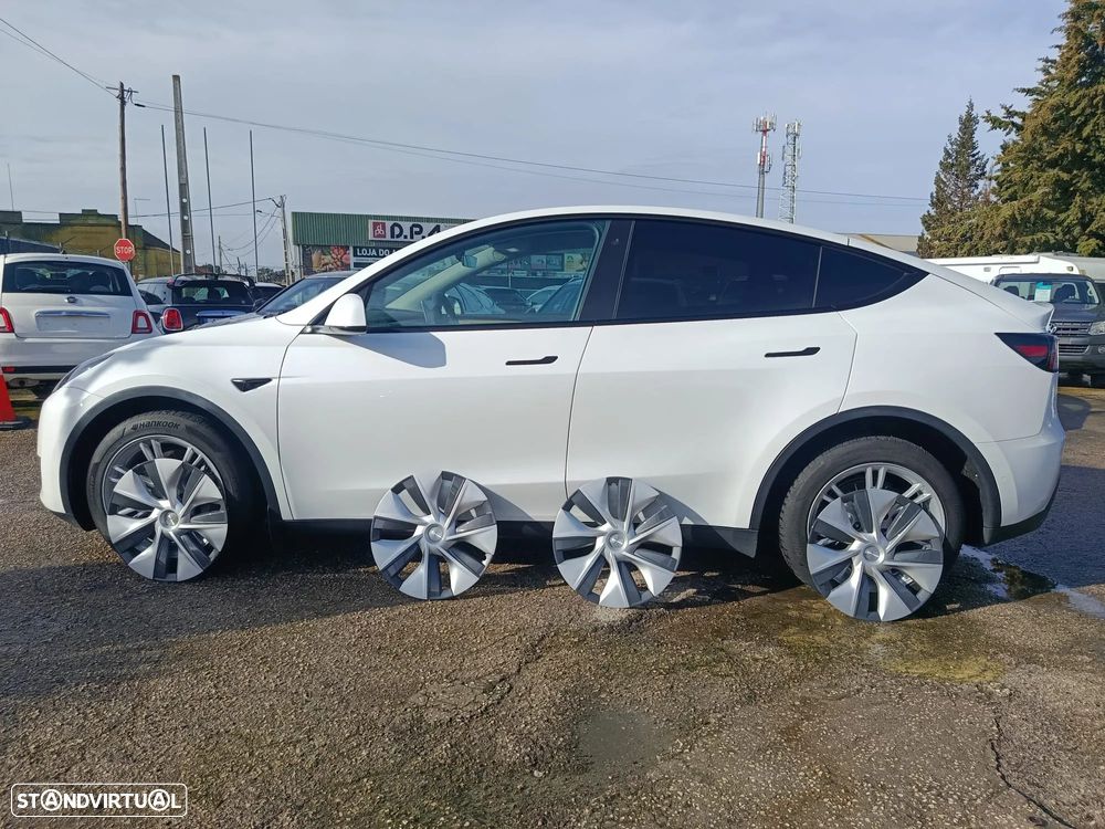 Tesla Model Y Long Range Dual Motor AWD - 23