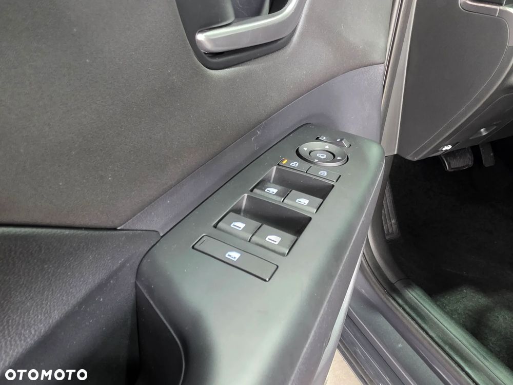 Hyundai Kona 64kWh Executive - 8