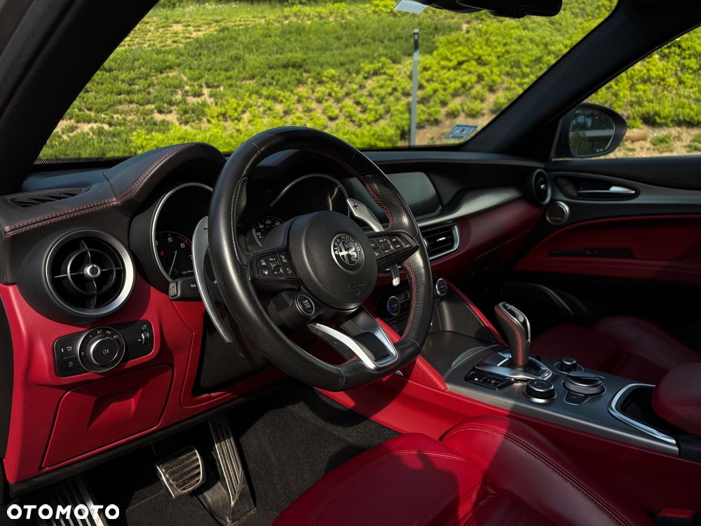 Alfa Romeo Stelvio 2.0 Turbo 16V AT8-Q4 Ti - 11