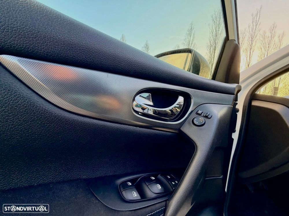 Nissan Qashqai 1.2 DIG-T N-Connecta - 24