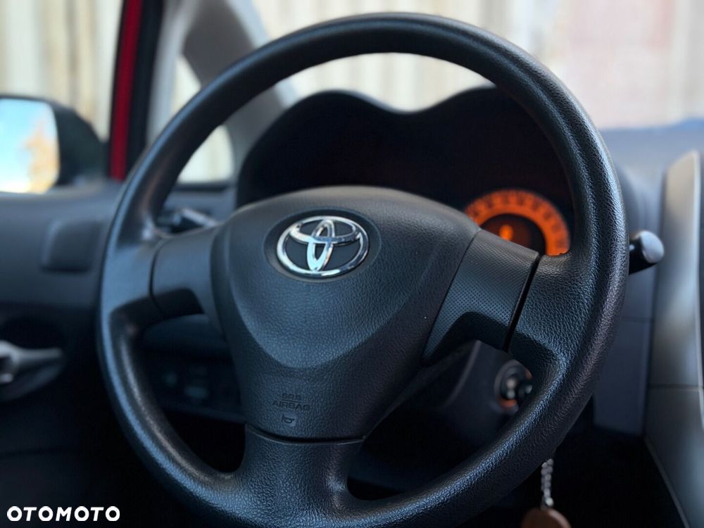 Toyota Auris 1.33 VVT-i Terra - 23