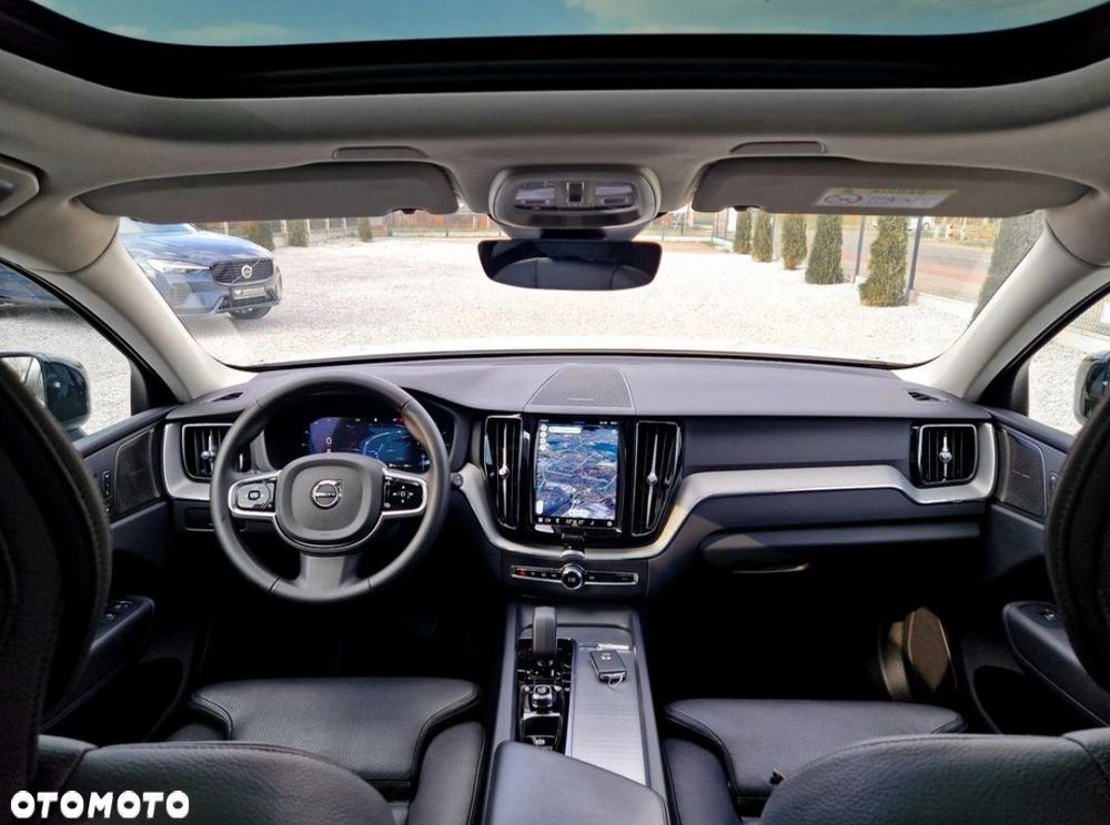 Volvo XC 60 B4 D Plus Dark - 26