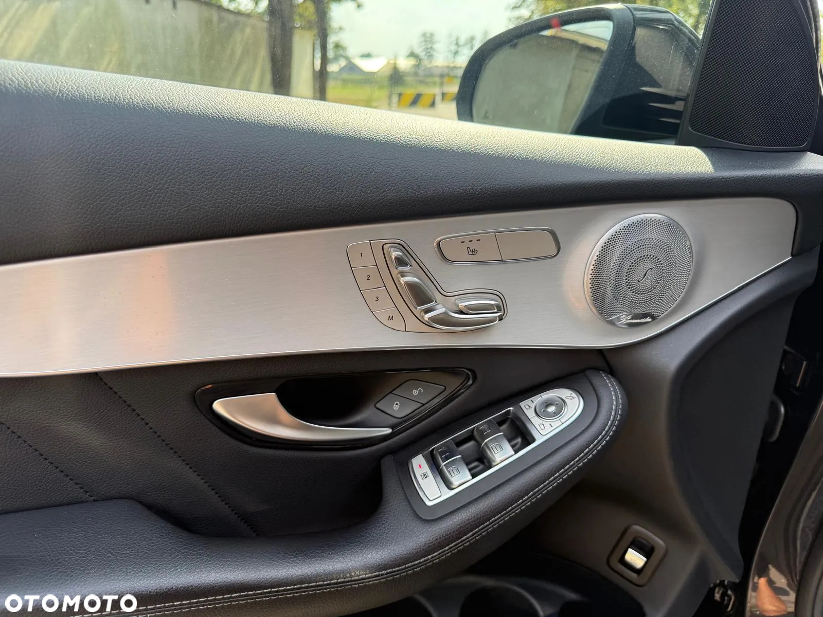 Mercedes-Benz GLC 300 d 4Matic 9G-TRONIC AMG Line - 11