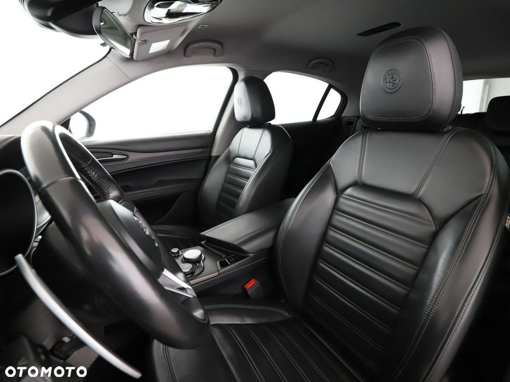Alfa Romeo Stelvio 2.0 Turbo 16V AT8-Q4 Lusso - 14