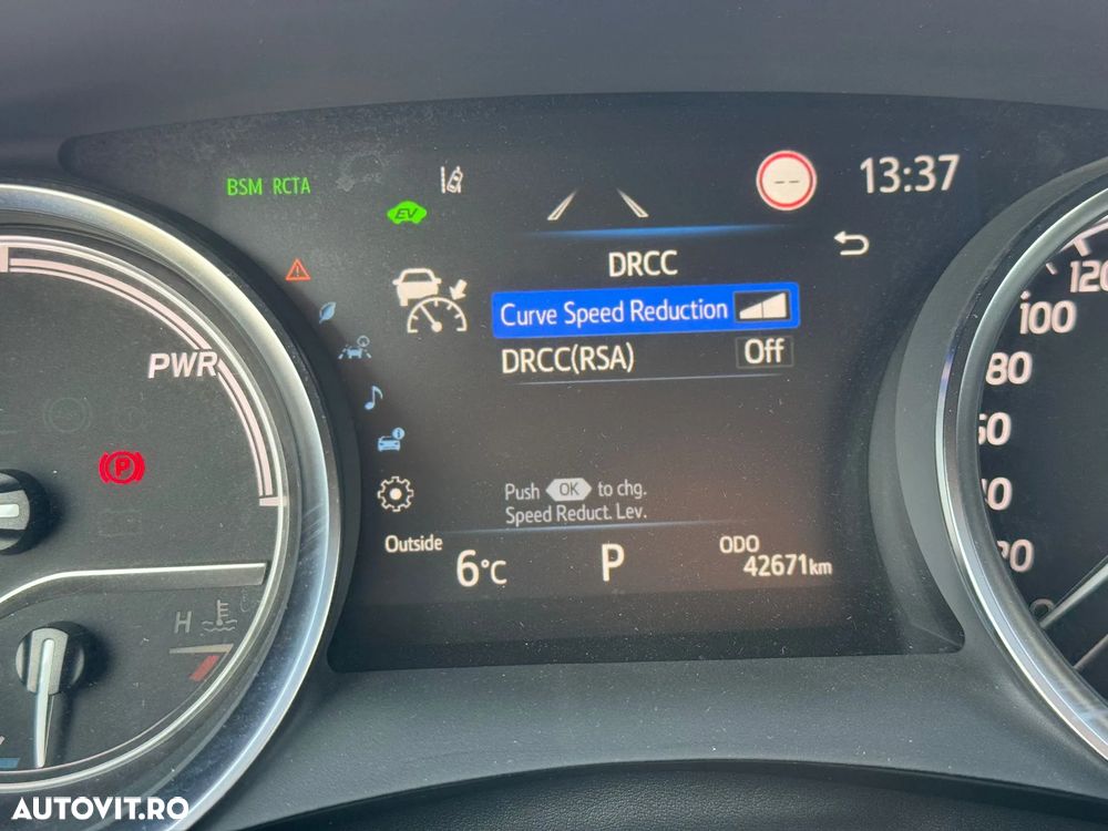 Toyota Camry Luxury - 23