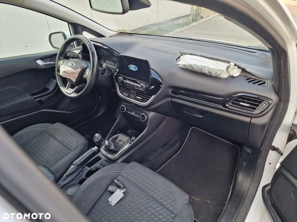 Ford Fiesta - 23