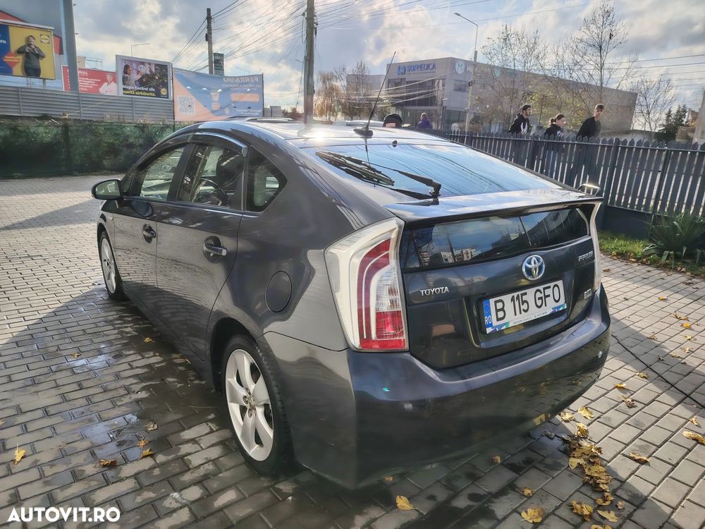 Toyota Prius Sol - 24