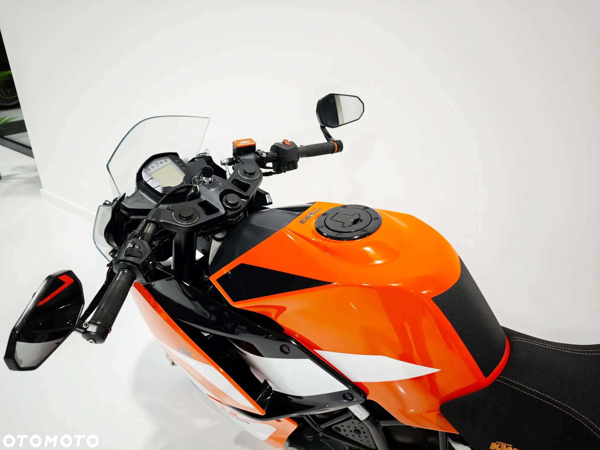 KTM RC 125 - 11