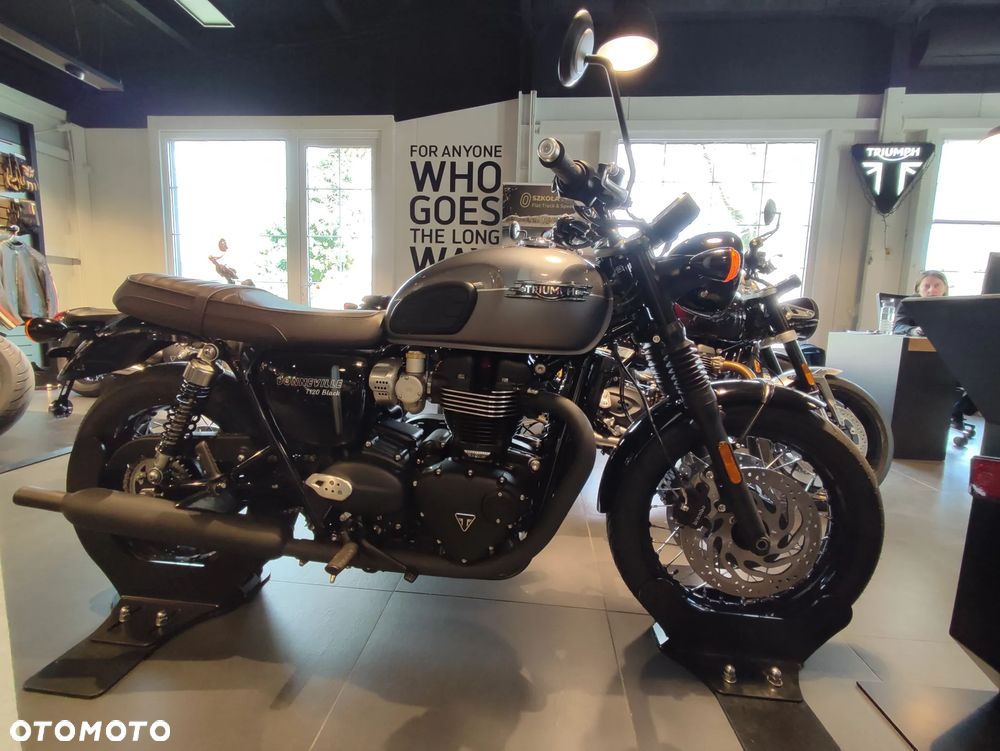 Triumph Bonneville - 4