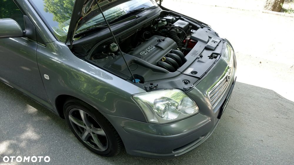 Toyota Avensis - 39