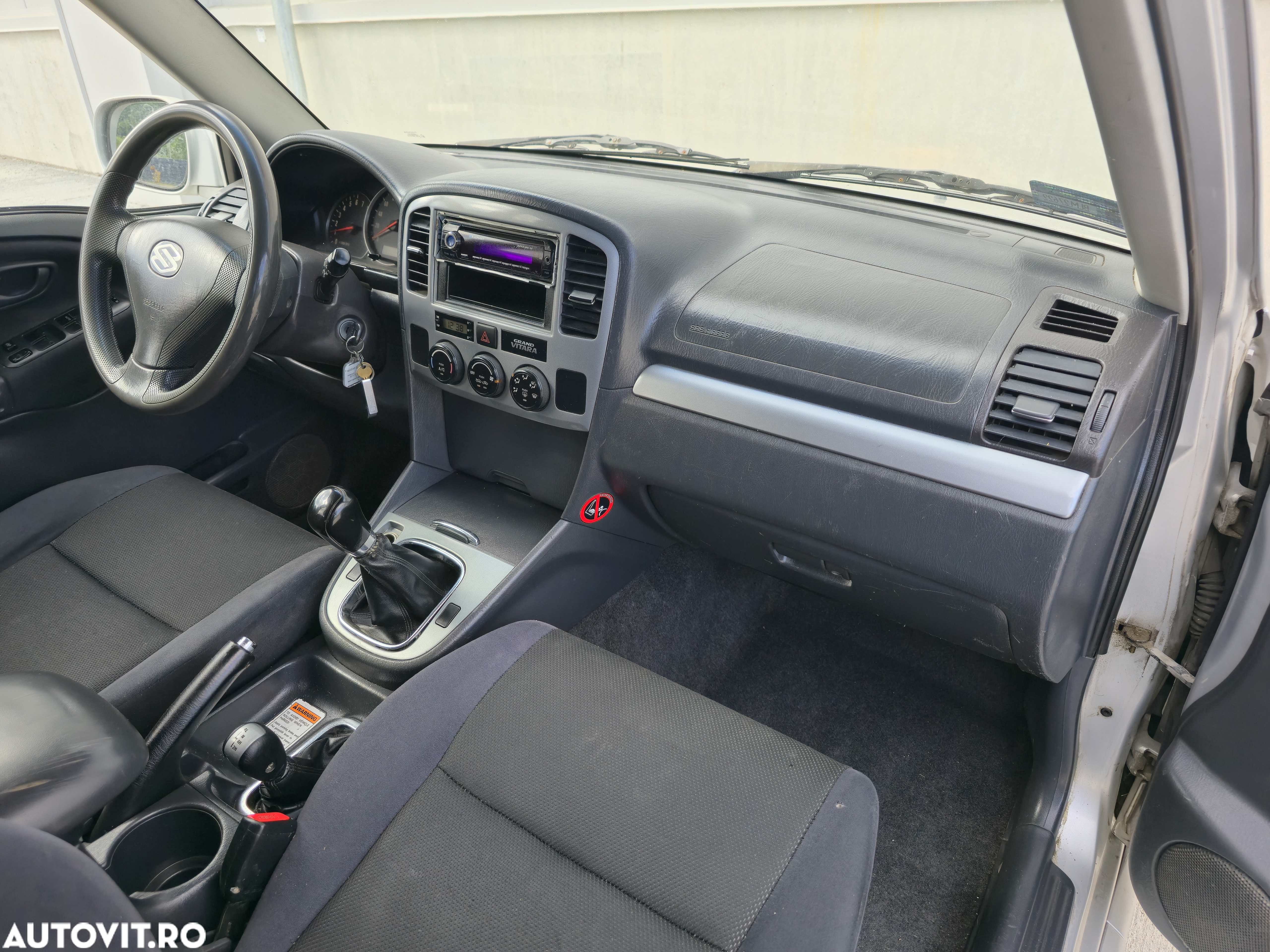 Suzuki Grand Vitara 2.0i - 16