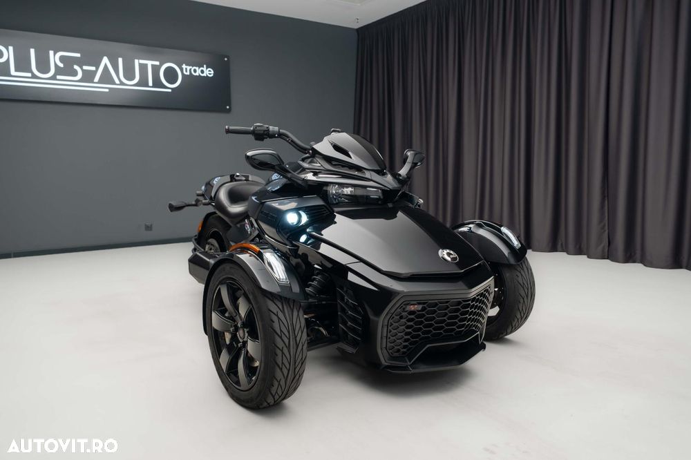Can-Am Spyder - 2