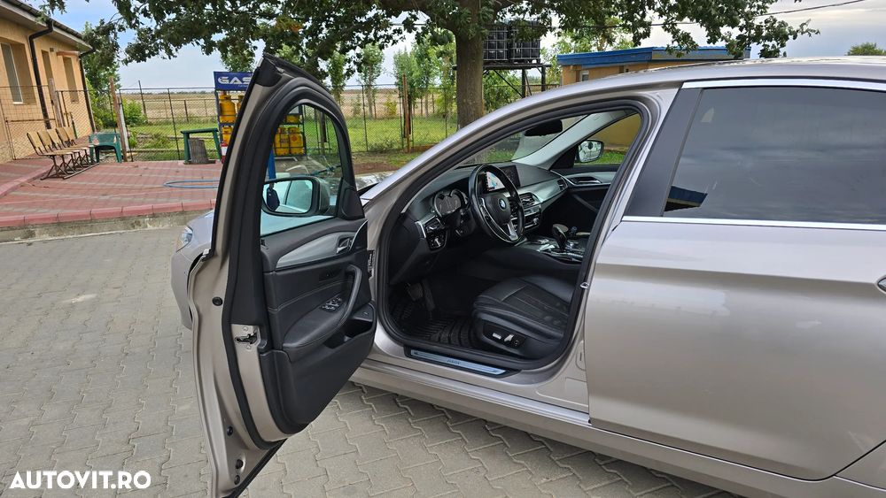 BMW Seria 5 520i AT - 15