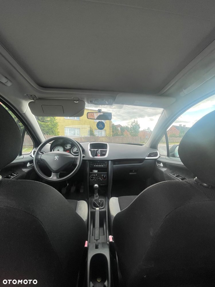 Peugeot 207 - 6
