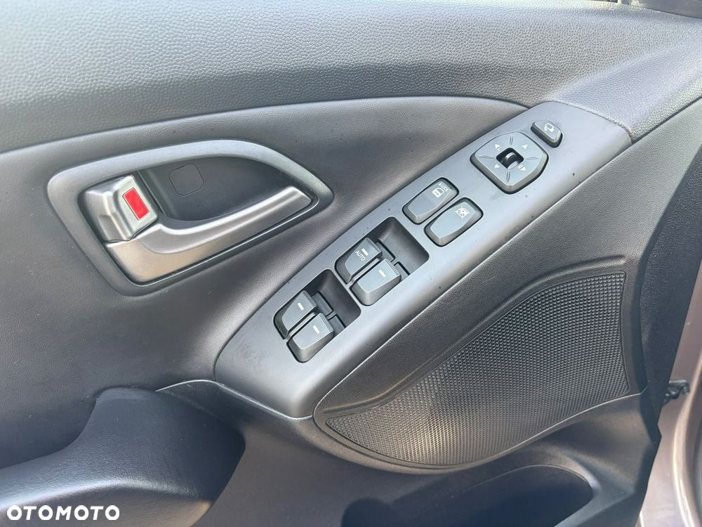 Hyundai ix35 1.6 2WD Fifa World Cup Edition - 21