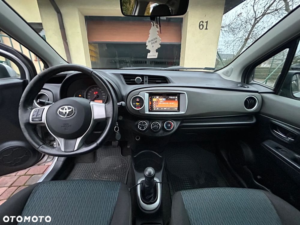 Toyota Yaris 1.0 Terra - 11