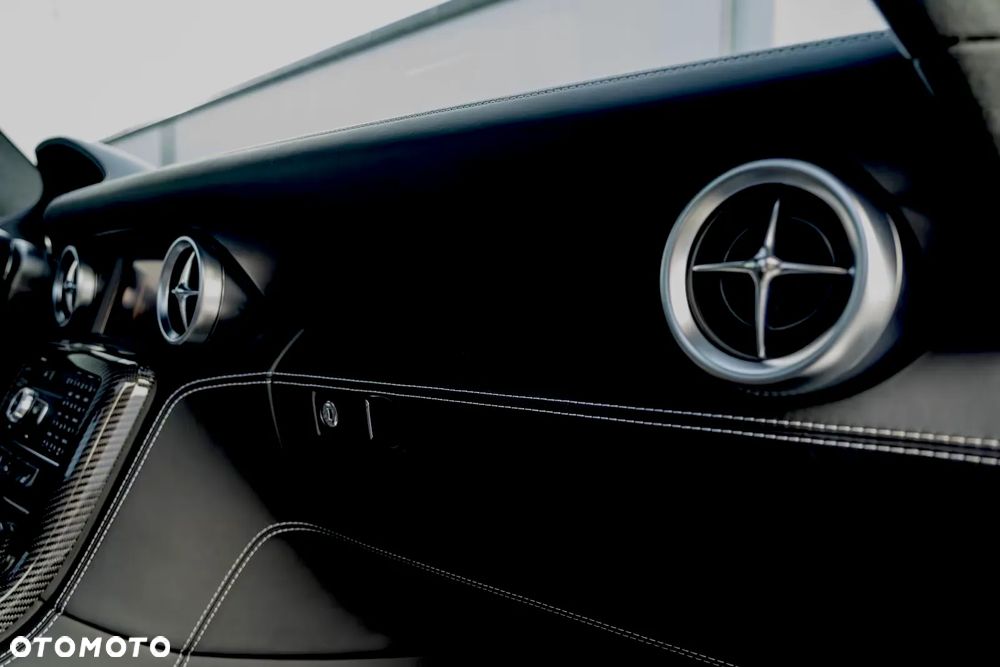 Mercedes-Benz SLS - 16