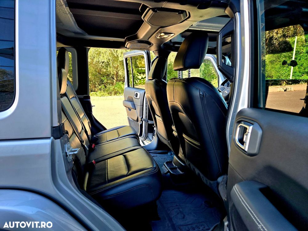 Jeep Wrangler - 15
