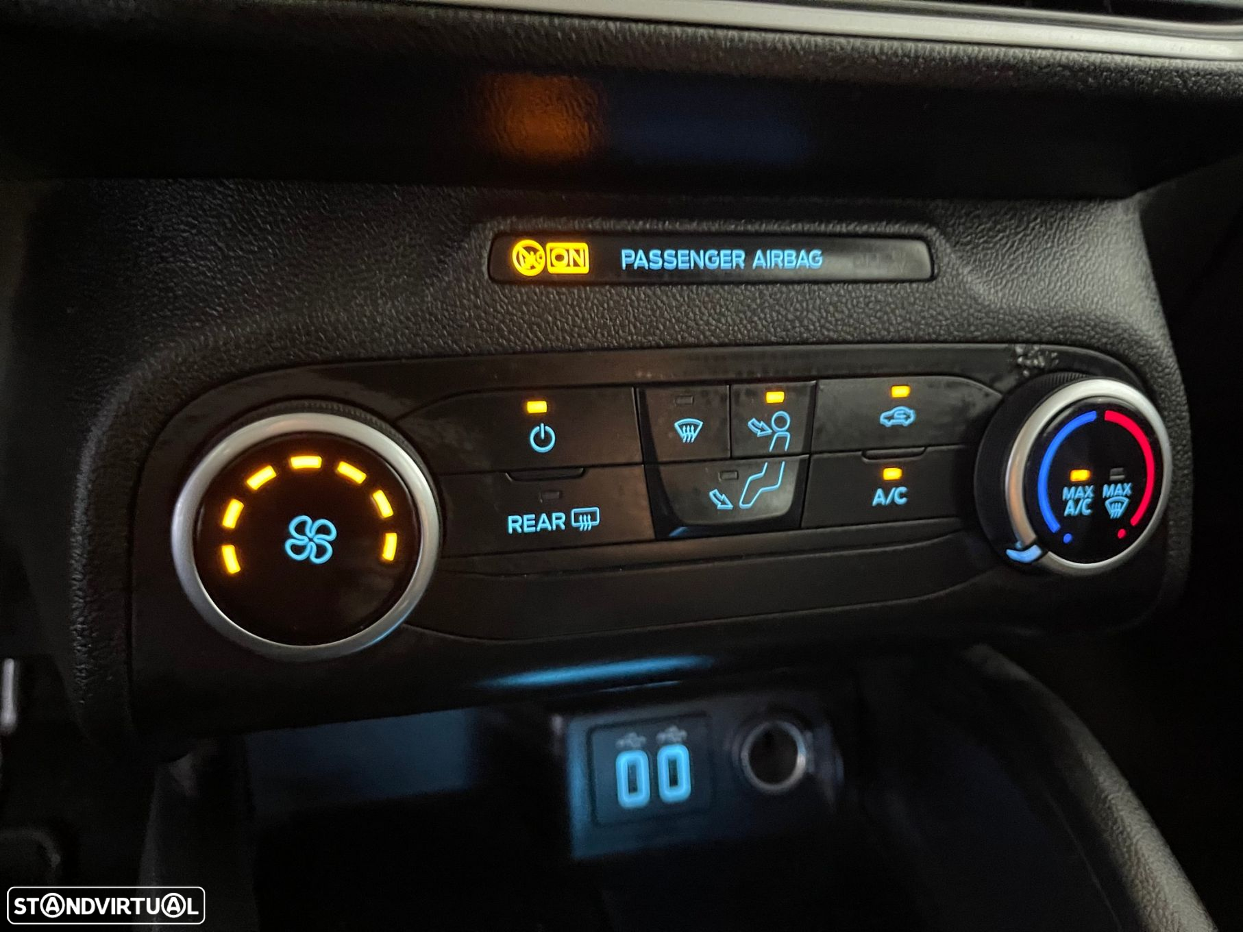 Ford Focus 1.5 TDCi EcoBlue Connected - 21