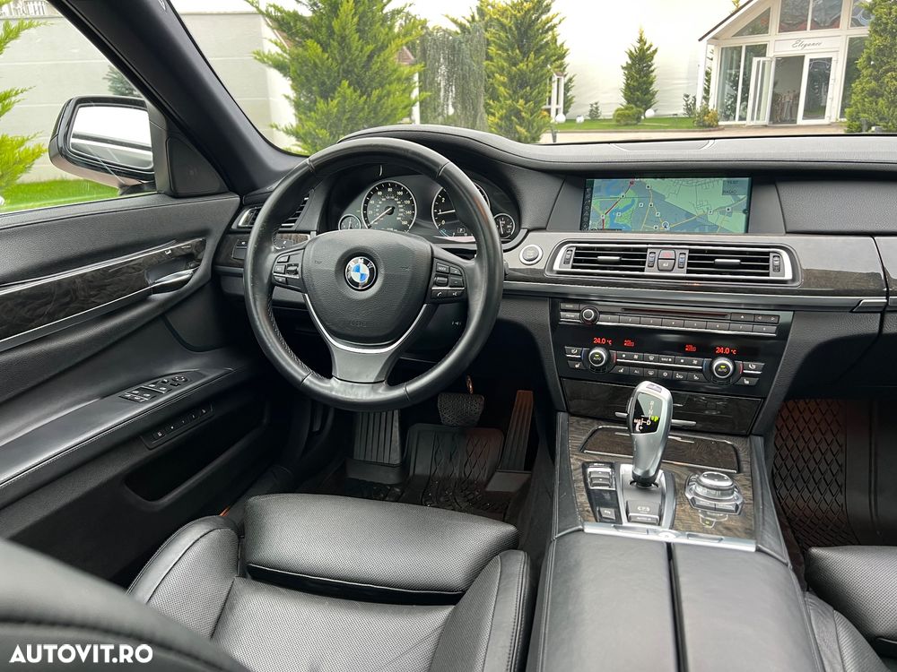BMW Seria 7 750Li Aut. - 32