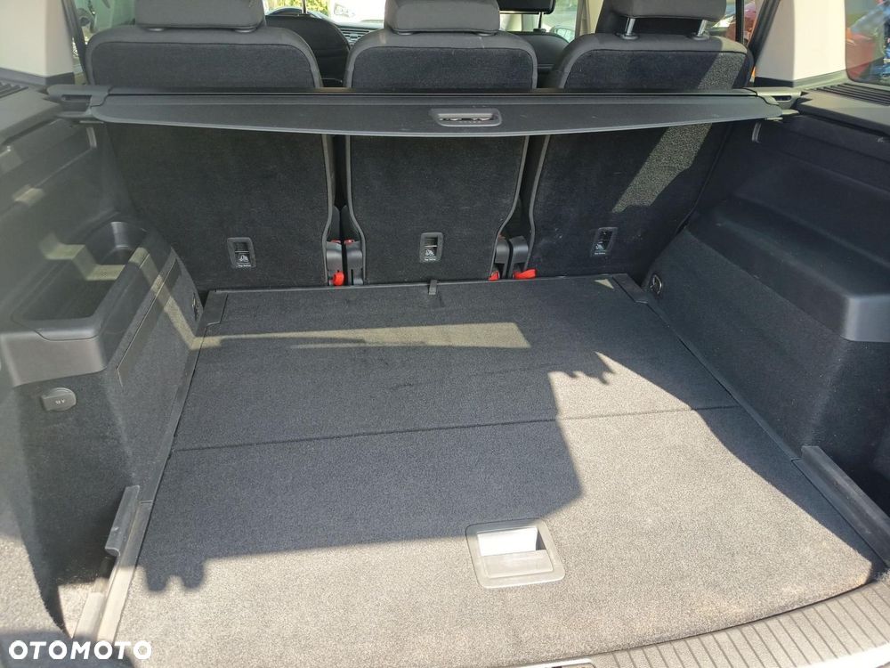 Volkswagen Touran - 16