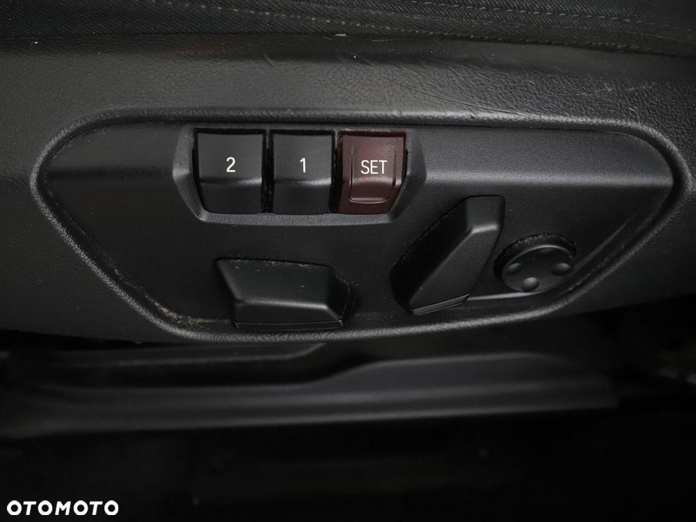 BMW Seria 2 218d xDrive - 35