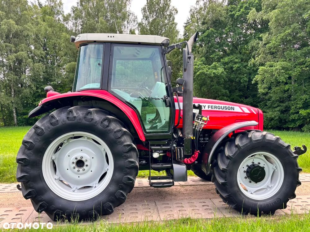 John Deere Massey ferguson - 5