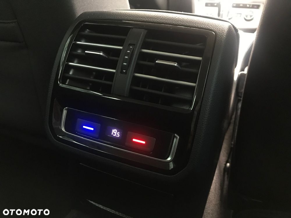 Volkswagen Passat Variant 1.8 TSI BMT Comfortline DSG - 23