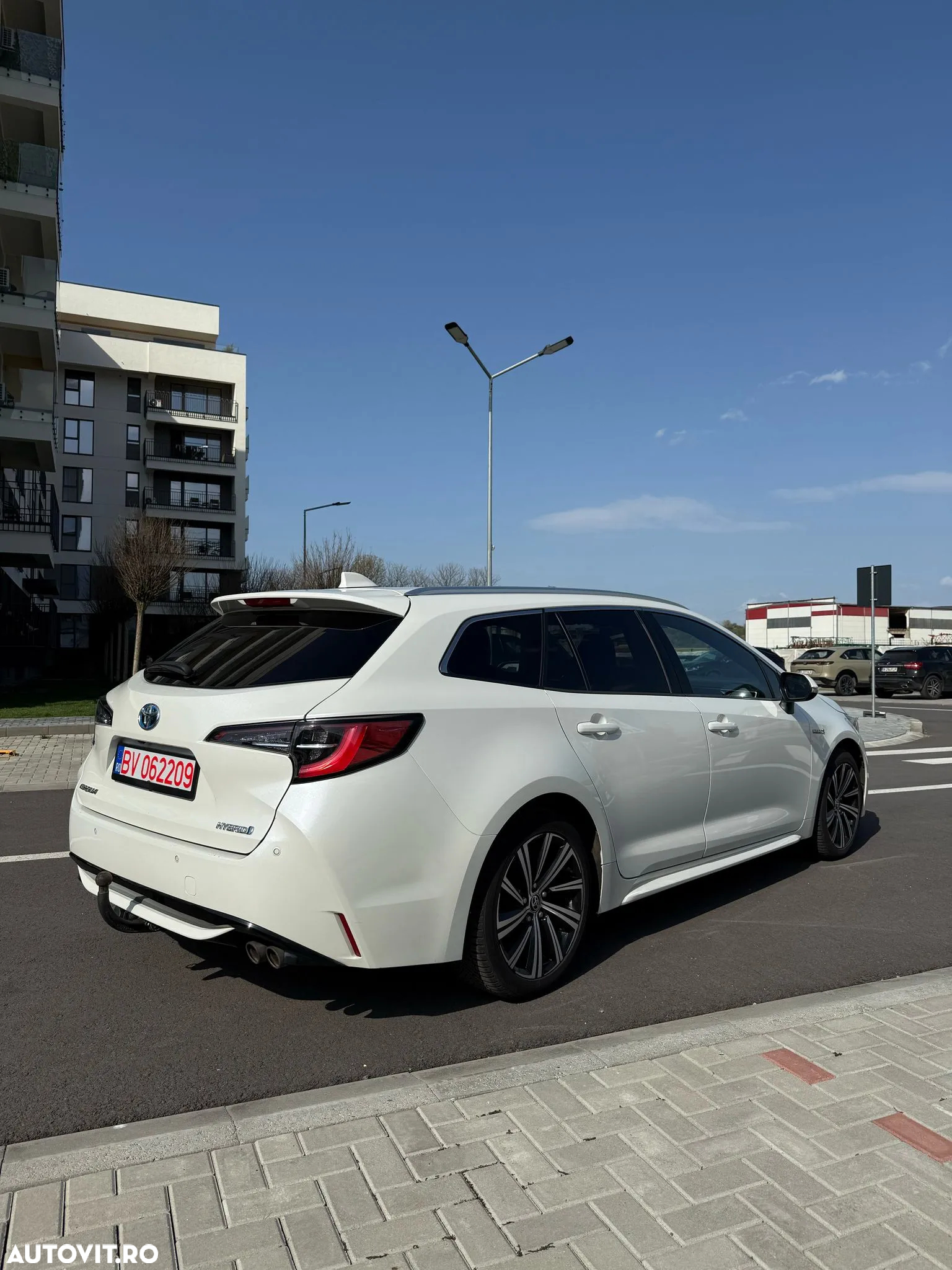 Toyota Corolla 2.0 Hybrid Touring Sports Business Edition - 4