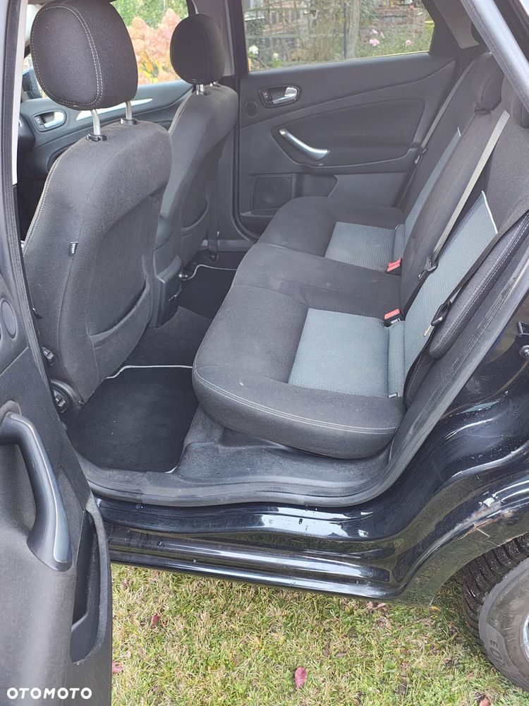 Ford Mondeo - 9