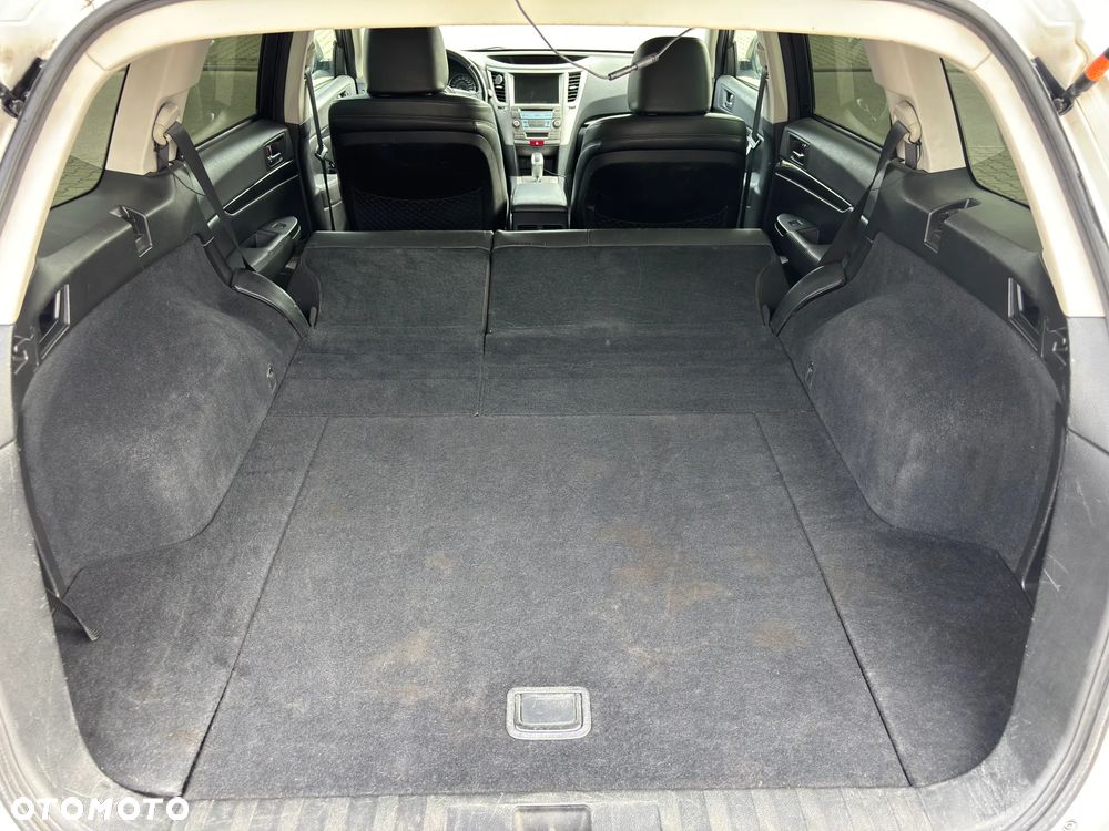 Subaru Legacy 2.5i GT - 11