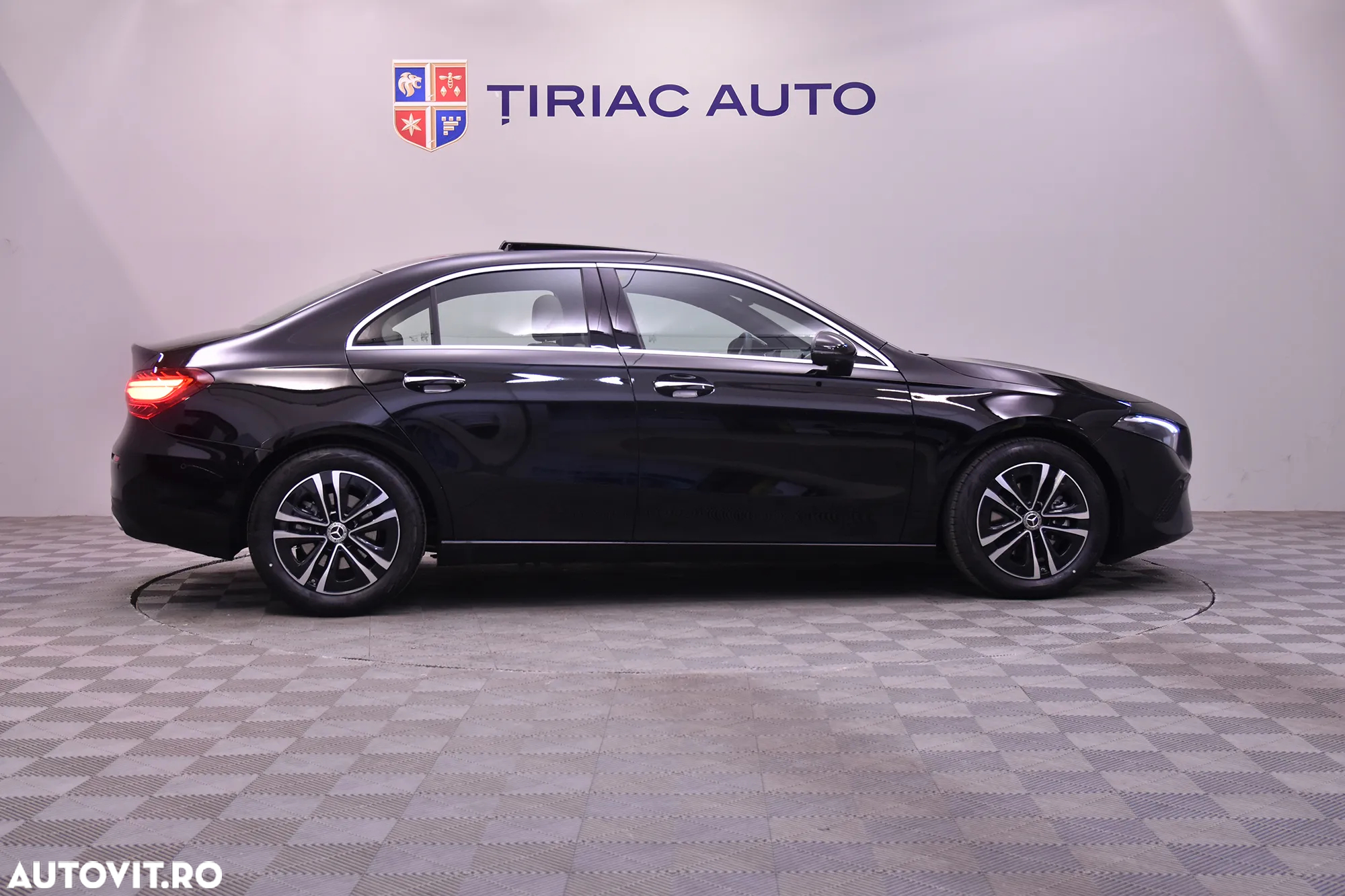 Mercedes-Benz A 200 MHEV 7G-DCT Sedan - 26