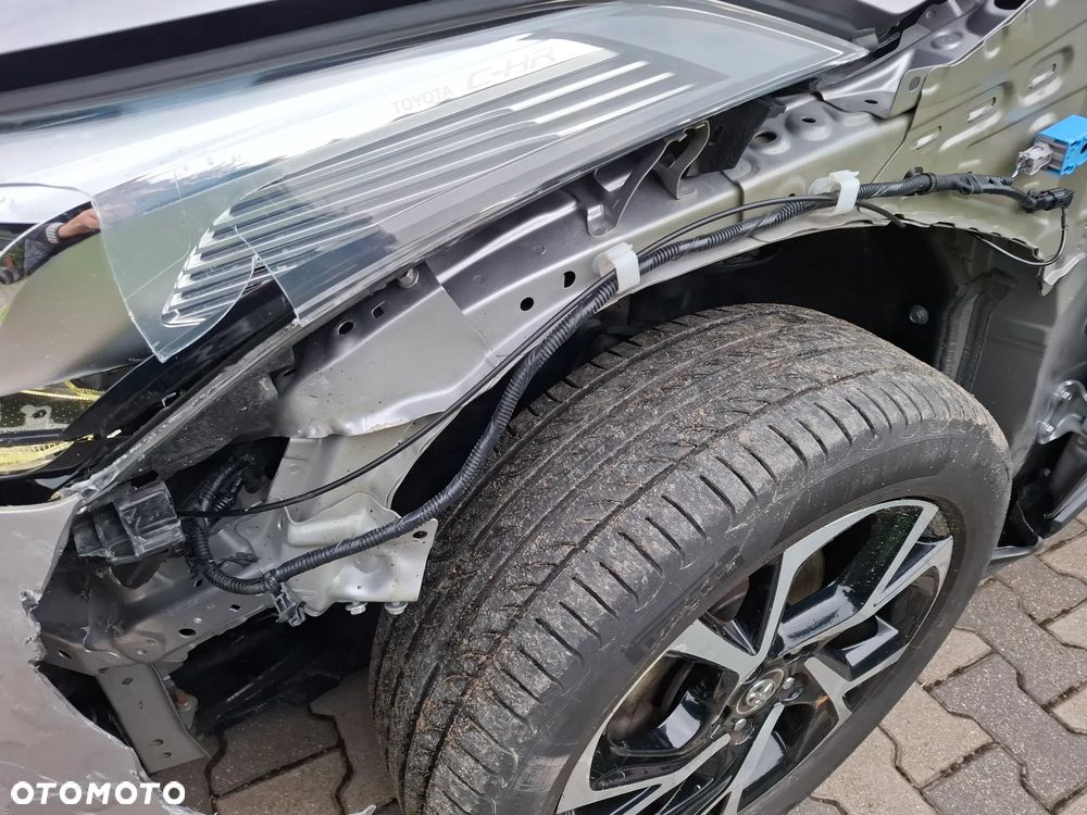 Toyota C-HR - 14