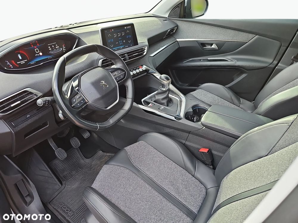 Peugeot 3008 1.2 PureTech Allure S&S - 4
