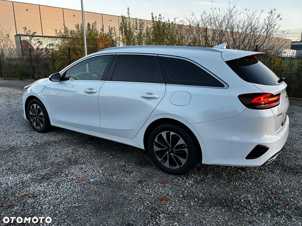 Kia Ceed - 8