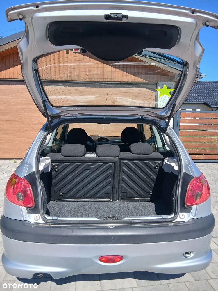 Peugeot 206 75 Grand Filou - 8