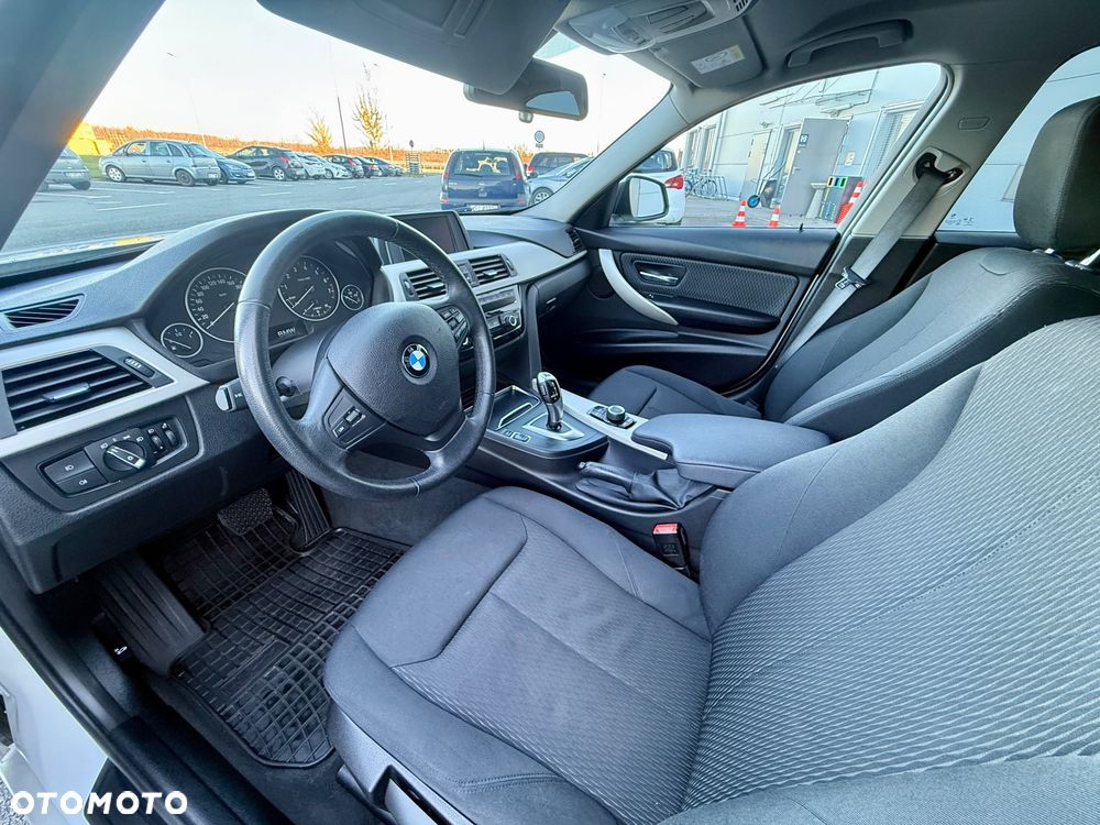 BMW Seria 3 318i - 6
