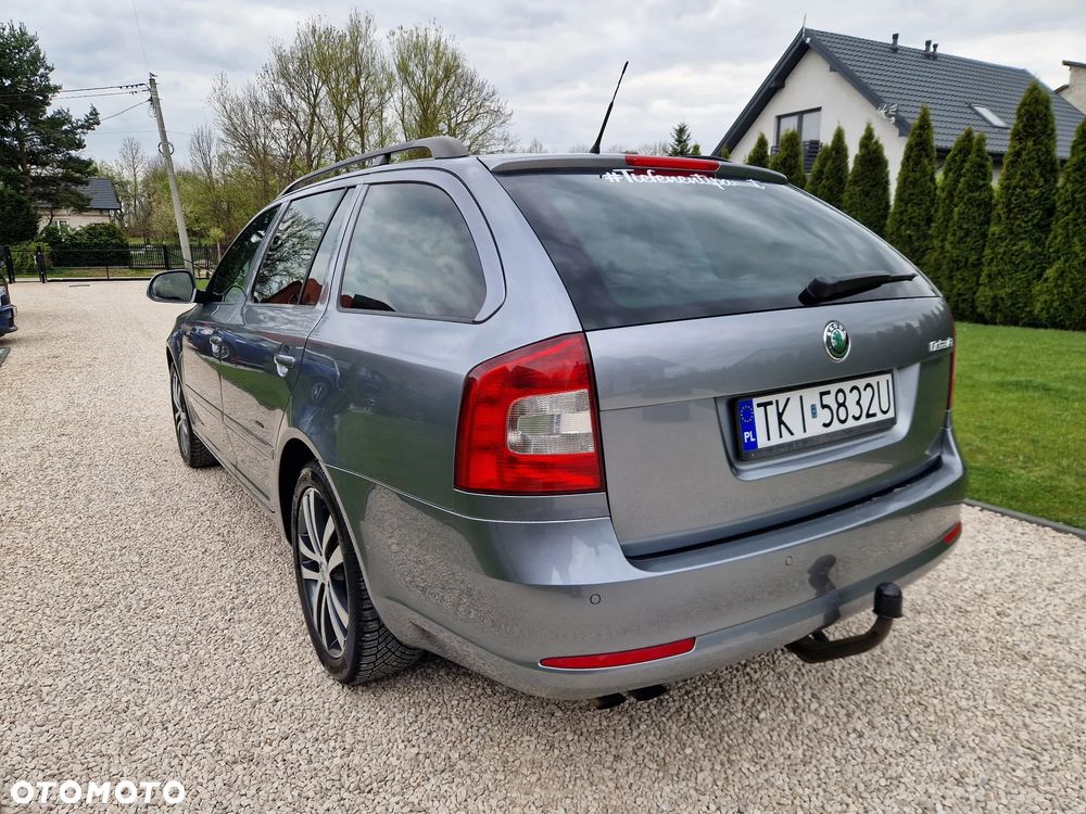 Skoda Octavia 1.8 TSI FAMILY - 21