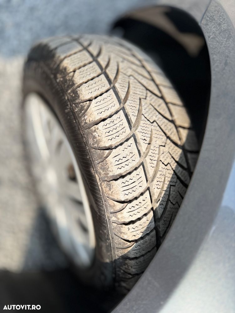 Volkswagen Golf 1.6 TDI BMT Comfortline - 17