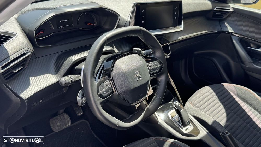 Peugeot 2008 1.2 PureTech Allure EAT8 - 10