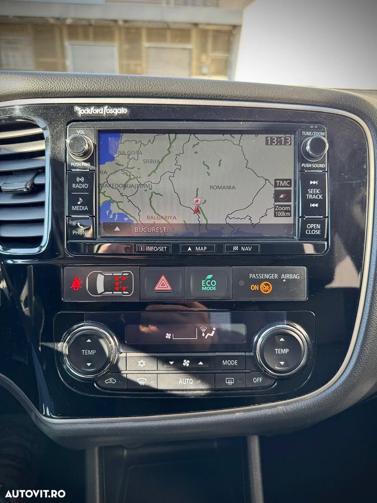 Mitsubishi Outlander - 11