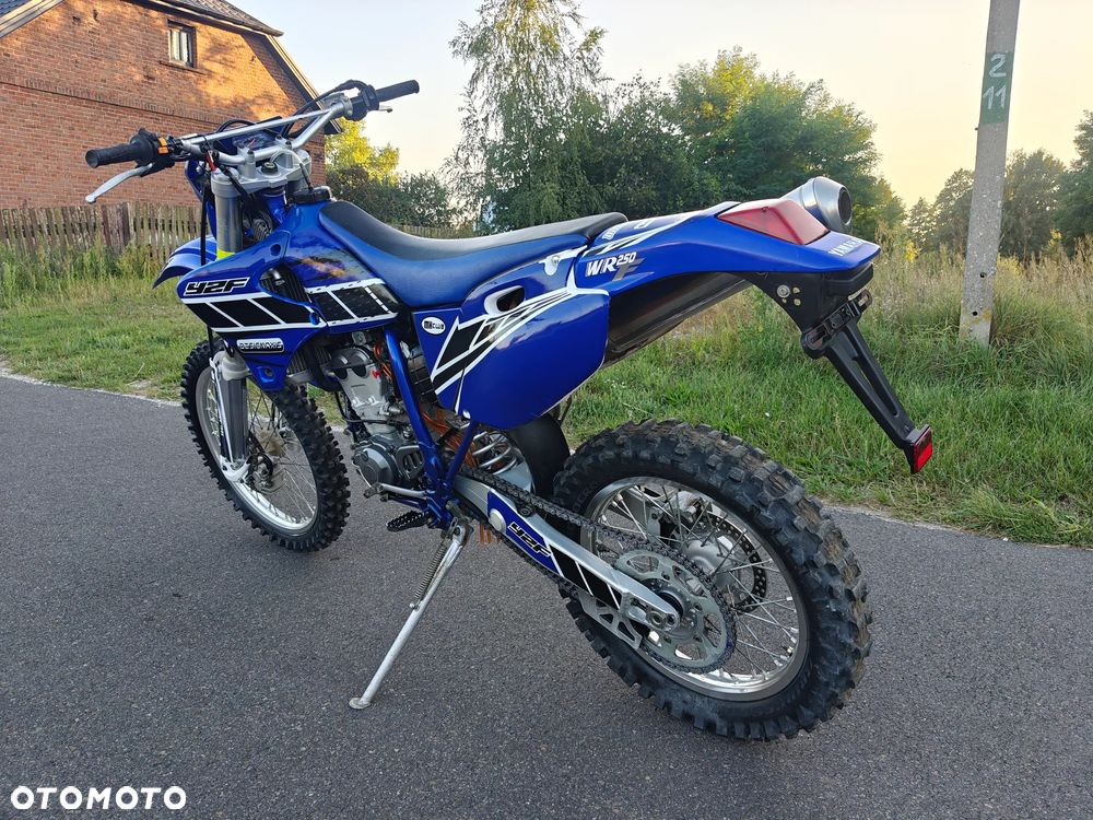 Yamaha WR - 16